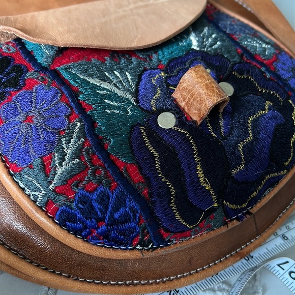 vintage embroidered leather crossbody bag - Picture 8 of 16